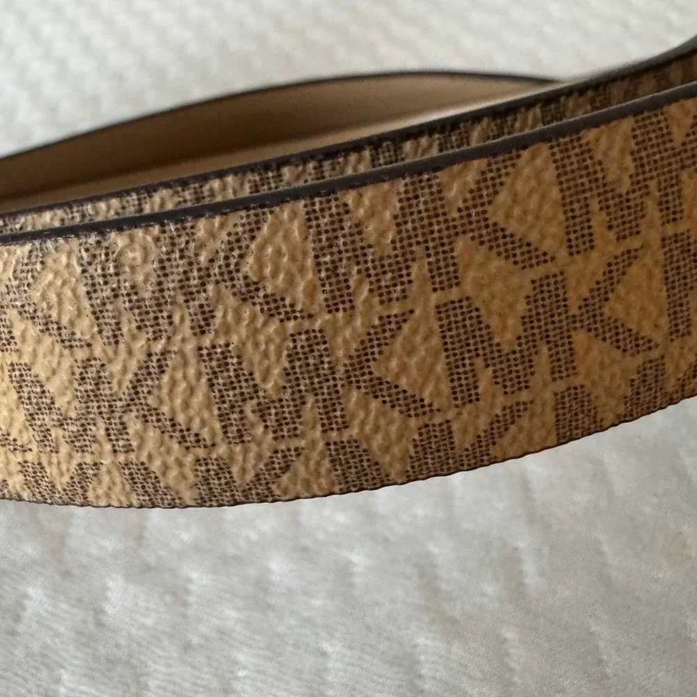 Michael Kors Women M Reversible Logo Fashion Belt Beige Brown